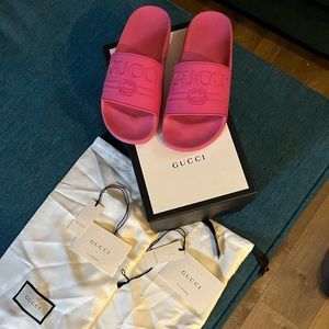 Gucci Hot Pink Slides Like New - Gucci shoe covers, tags included